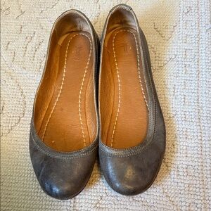Women's Gray Leather Flats